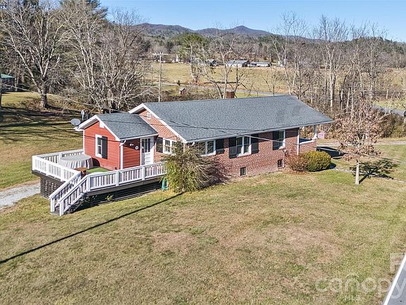 2nd image of 522 Calvert Rd