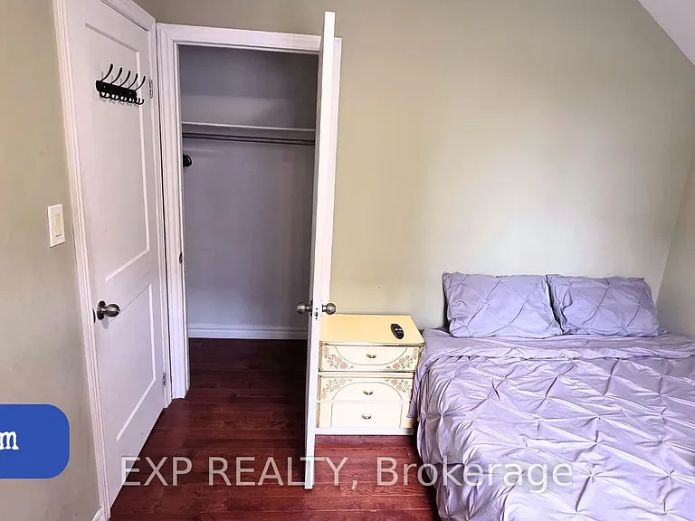 1562 Jane St — Photo 3