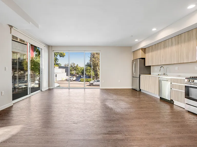 16300 Ventura Blvd #209 — Photo 12
