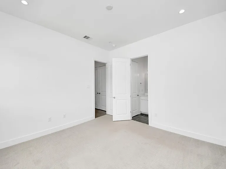 5823 Dolores St — Photo 20