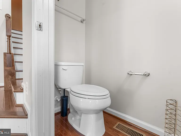 3218 Vogel Rd — Photo 16