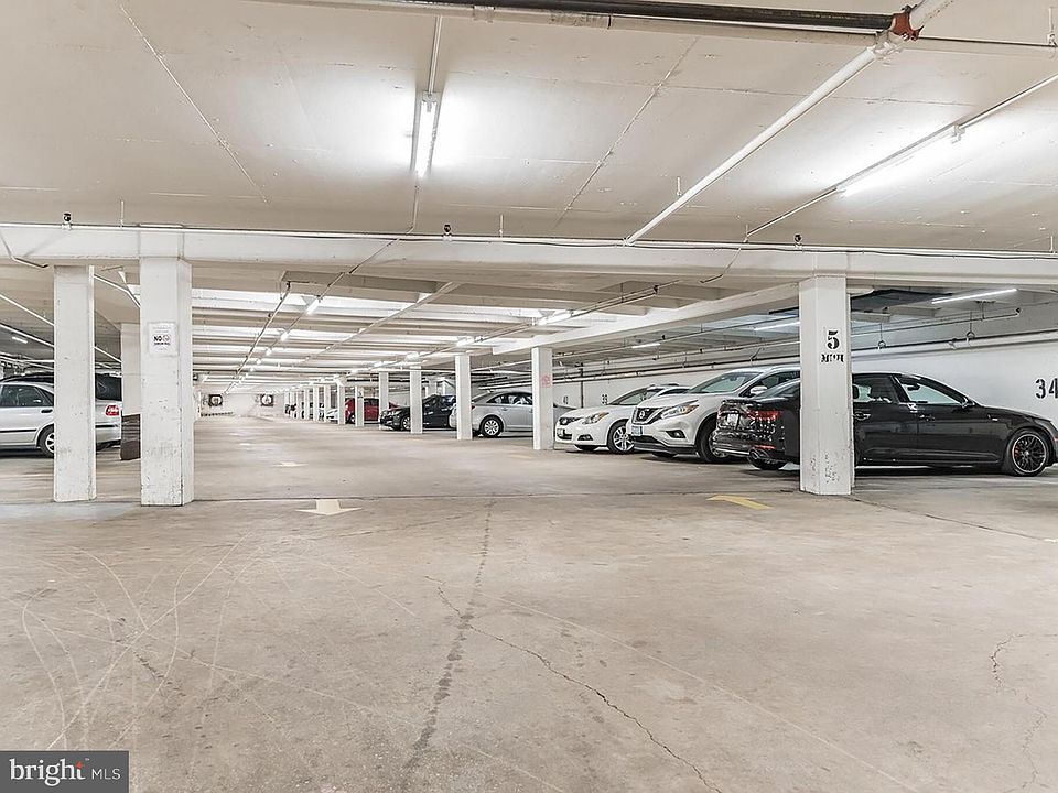 2nd image of 10201 Grosvenor Pl #90L