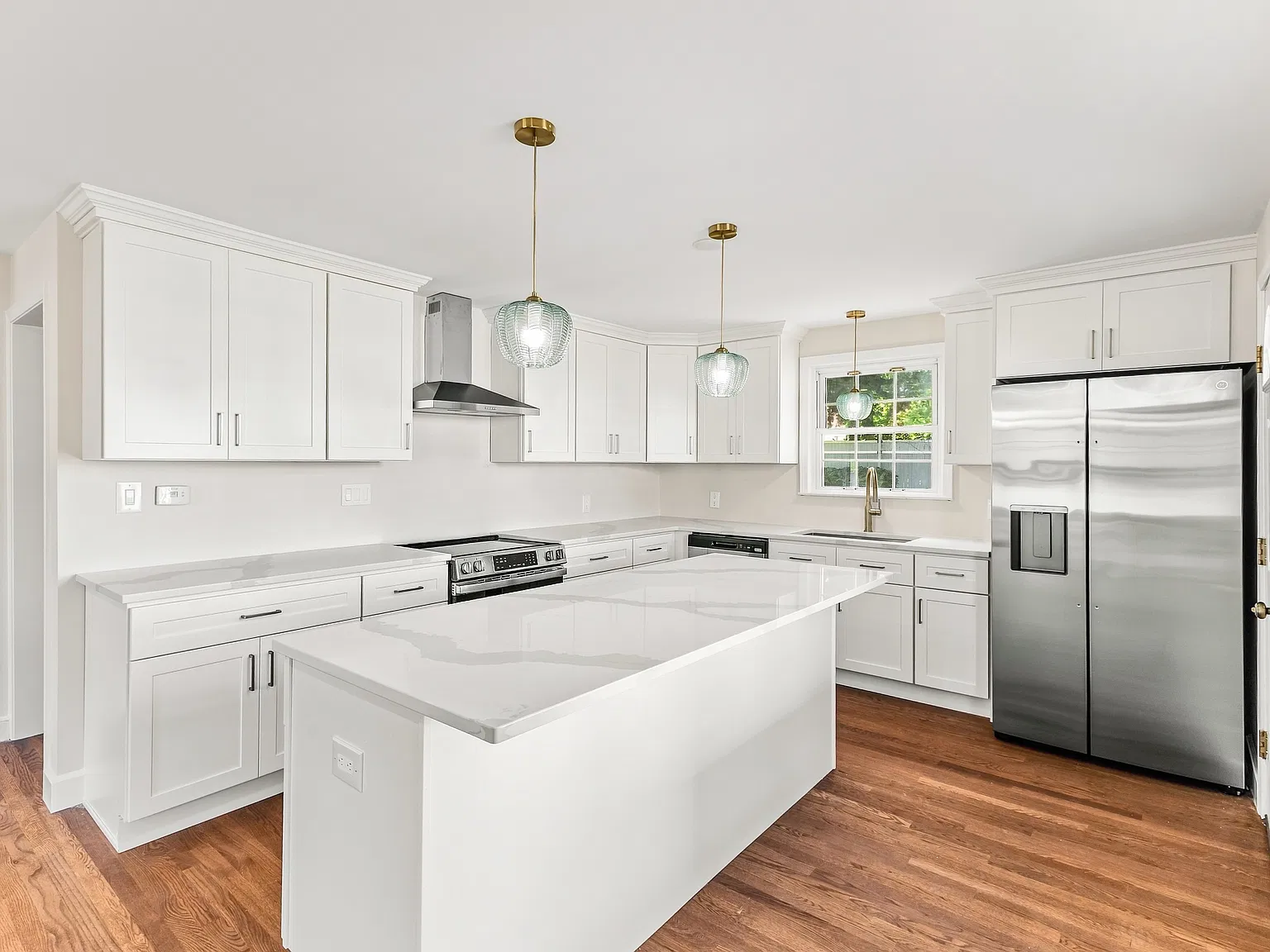 4 bed, 2096 sqft, $4,500 — Photo 1
