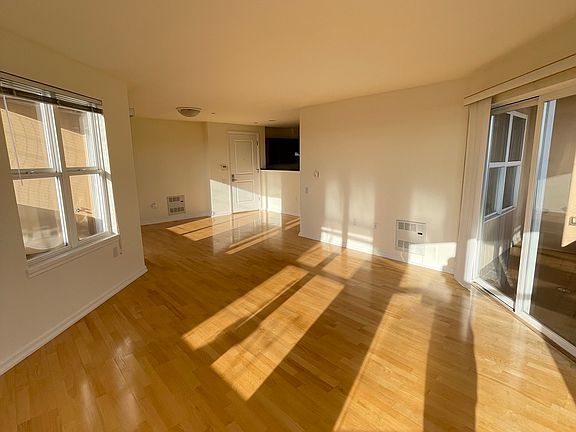 3rd image of 1798 39th Ave APT 201