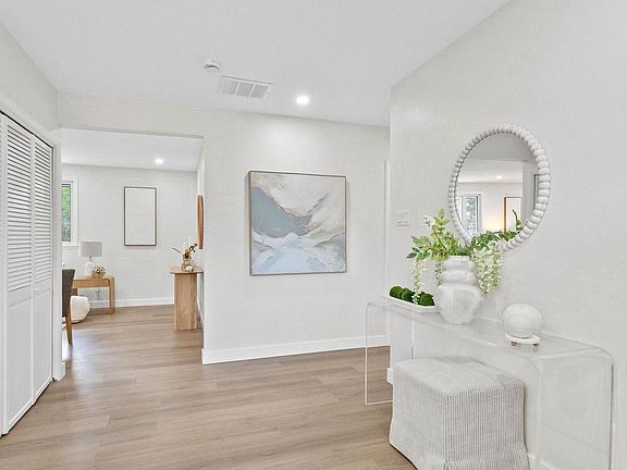 2nd image of 201 S Garden Blvd