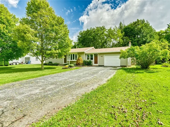 64 Farnsworth Rd N, Rochester, NY 14623