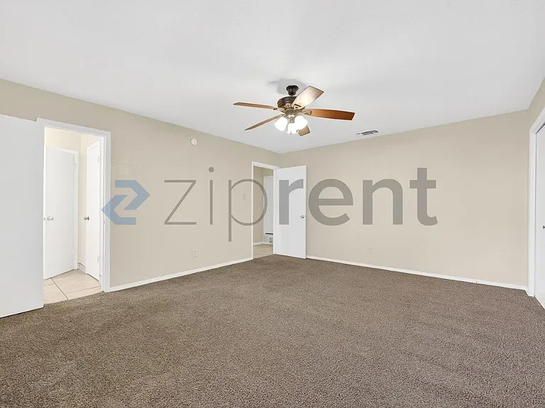 3225 Crites St #102 — Photo 23