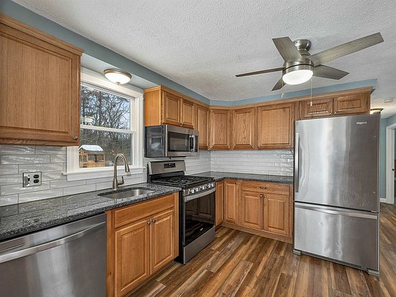 5th image of 18 Ridgecrest Drive