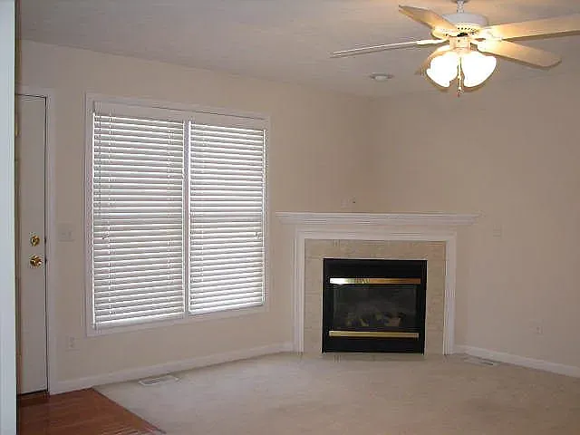 1104 Lockenvitz Ln #5 — Photo 8