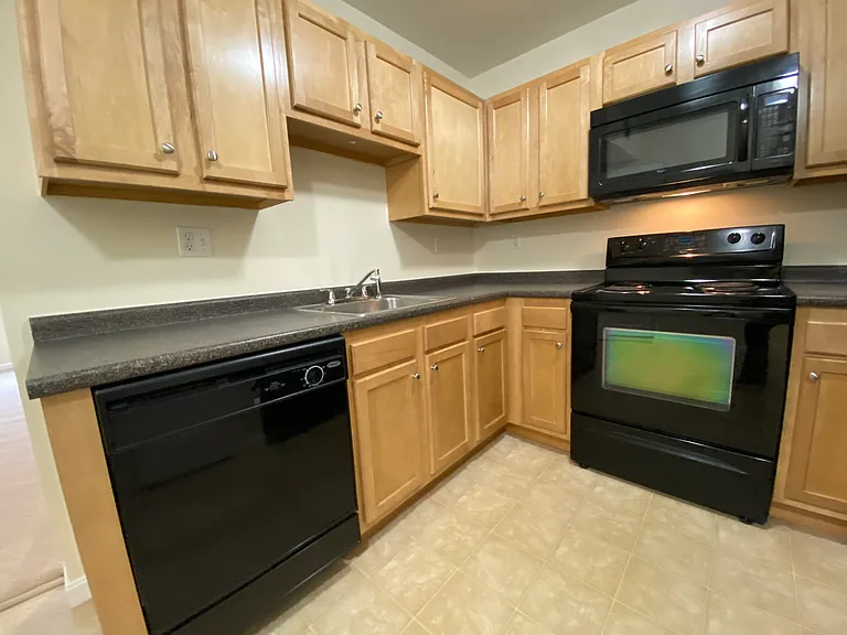 Redstone Apartments — Photo 19