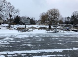 726 Wolverine Dr, Wolverine Lake, MI 48390