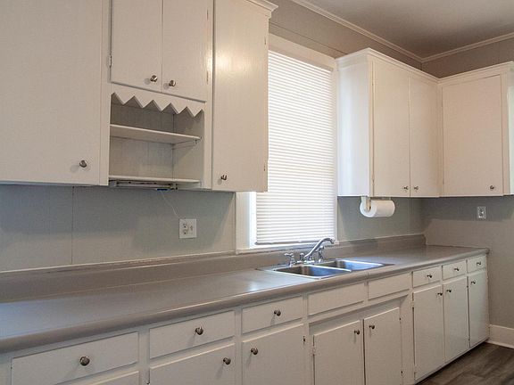 2nd image of 426 Prospect St
