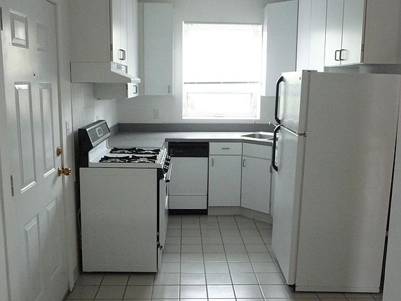 3rd image of 5050 N Glenwood Ave APT 3E