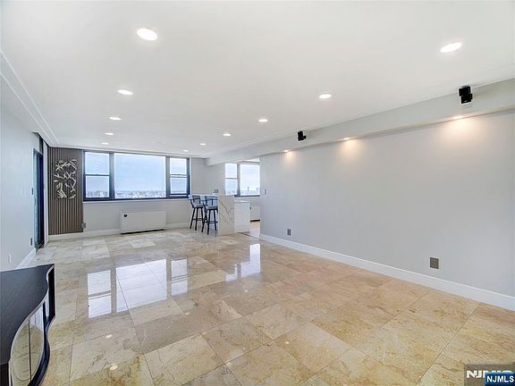 2nd image of 250 Gorge Rd APT 29L