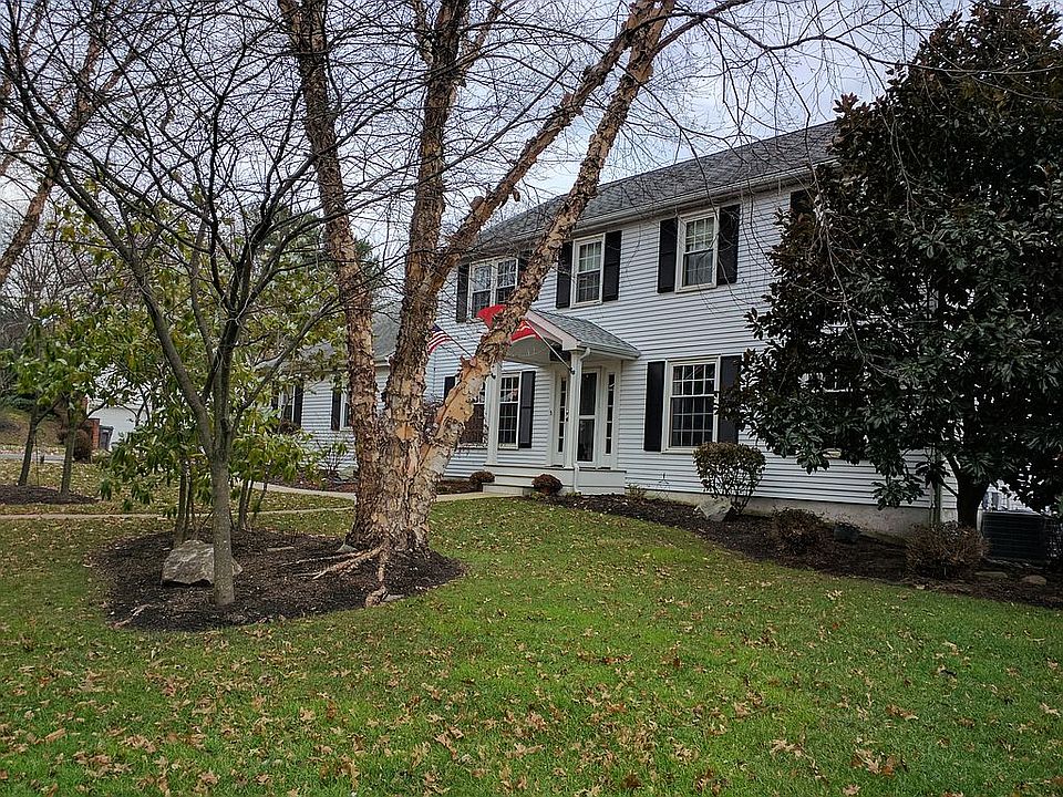 2nd image of 104 Deergrass Rd