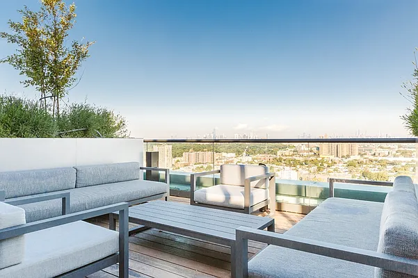 Rented by The Moinian Group | media 31