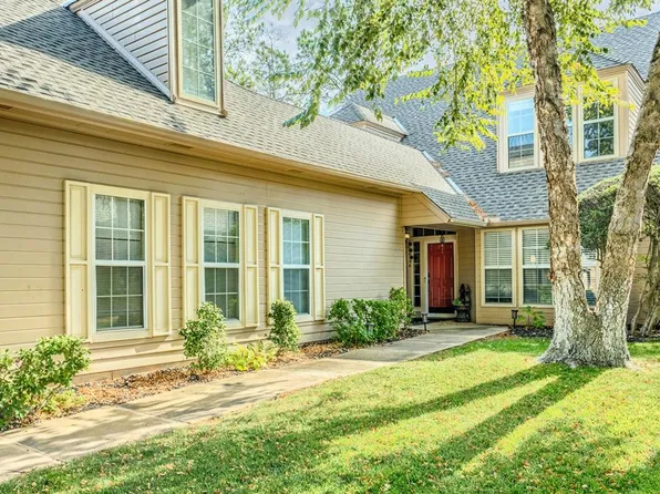 702 Aberdeen Rd, Edmond, OK 73025