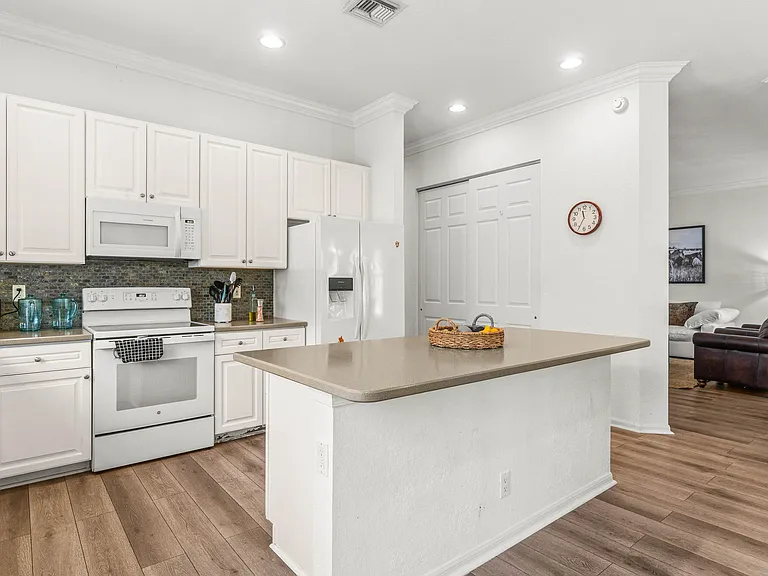 4621 Windward Cove Ln — Photo 25