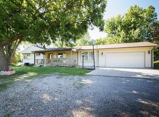 107 NE 35th St, Topeka, KS 66617