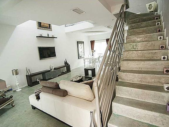 3rd image of 734 Michigan Ave APT 3