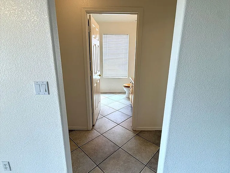660 Country Club Dr — Photo 18
