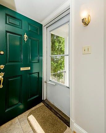 4th image of 218 W Greenway Blvd
