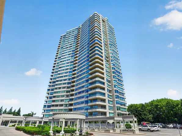 1480 Riverside Dr #205, Ottawa, ON K1G 5H2