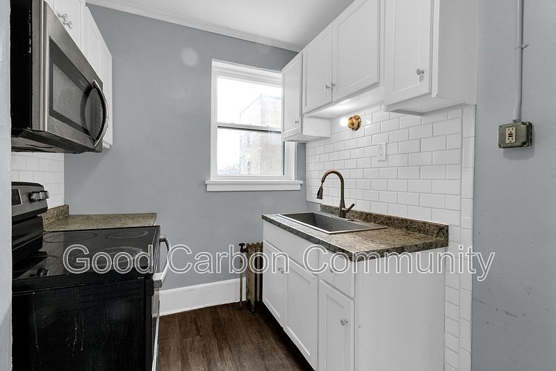 1st image of 2809 Main St APT 4