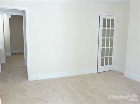 58 Prospect front room