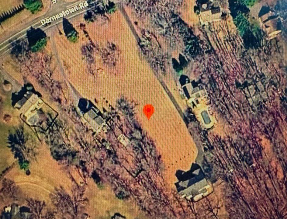1st image of 40 Darnestown Rd
