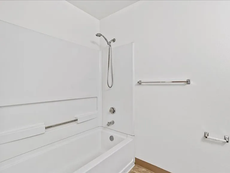 329 S Whitaker St — Photo 10