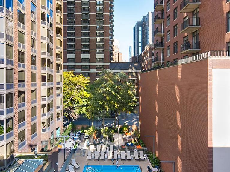 An Urban Oasis in the Gold Coast