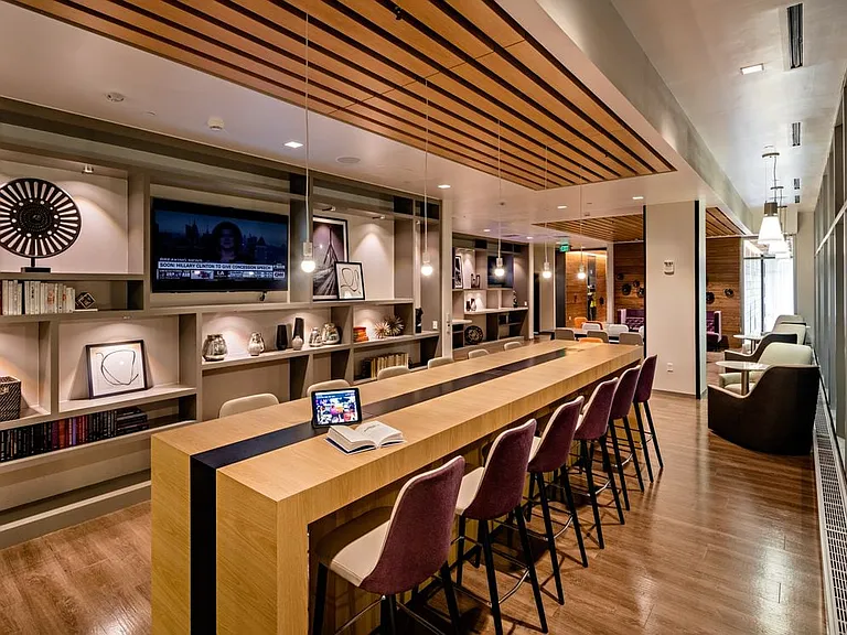 Leasing Lobby
