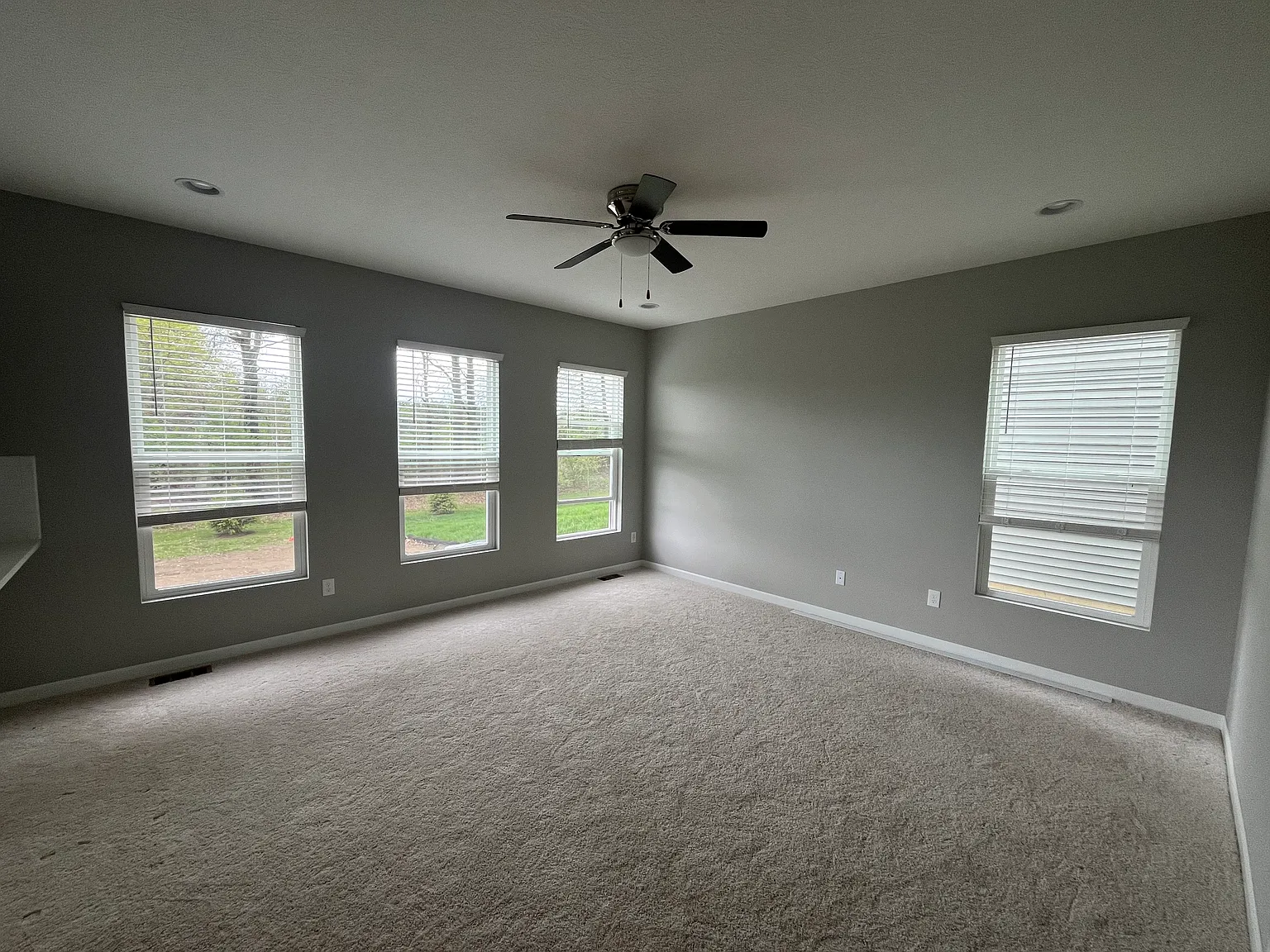 3 bed, 2.5 bath, 2032 sqft, $3,020 — Photo 4