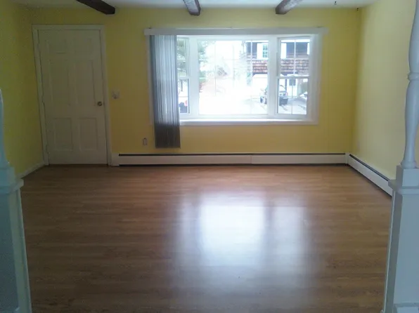 34 Jeffrey St, Lewiston, ME 04240