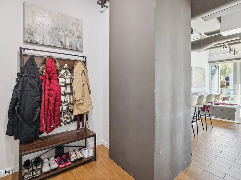 1 E Lexington Ave #302 — Photo 15