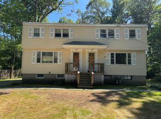 32 Arakelian Dr, Billerica, MA 01821