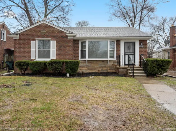 13181 Rosemary Blvd, Oak Park, MI 48237