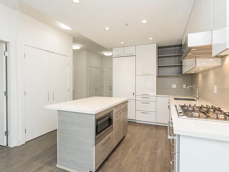 1628 W 4th Ave #213 — Photo 3