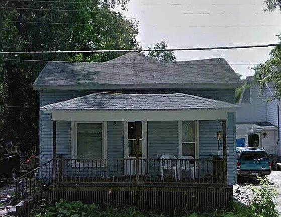 2nd image of 2430 Rainier St