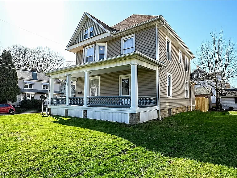 Building Photo - 204 W Summit St