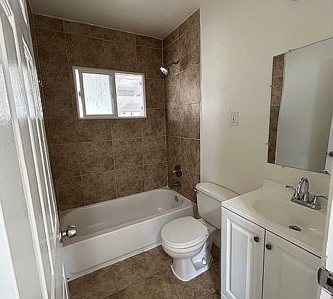 3rd image of 14719 Cameo Ave