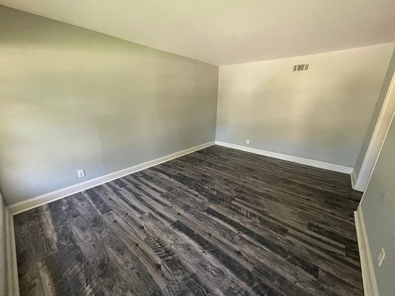 2nd image of 5704 Ballentine St