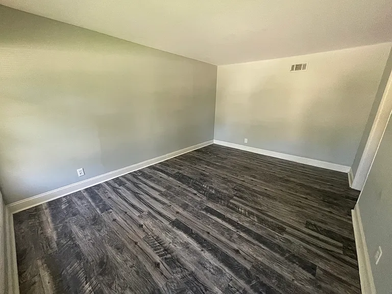 5704 Ballentine St — Photo 2