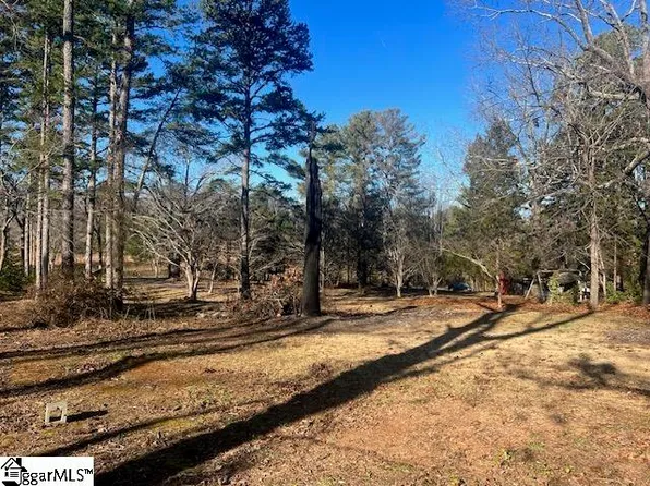 240 Red Hawk Dr, Campobello, SC 29322