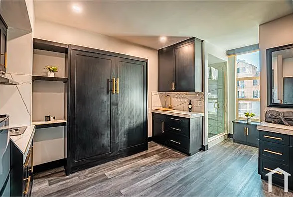 421 E St #2 — Photo 1
