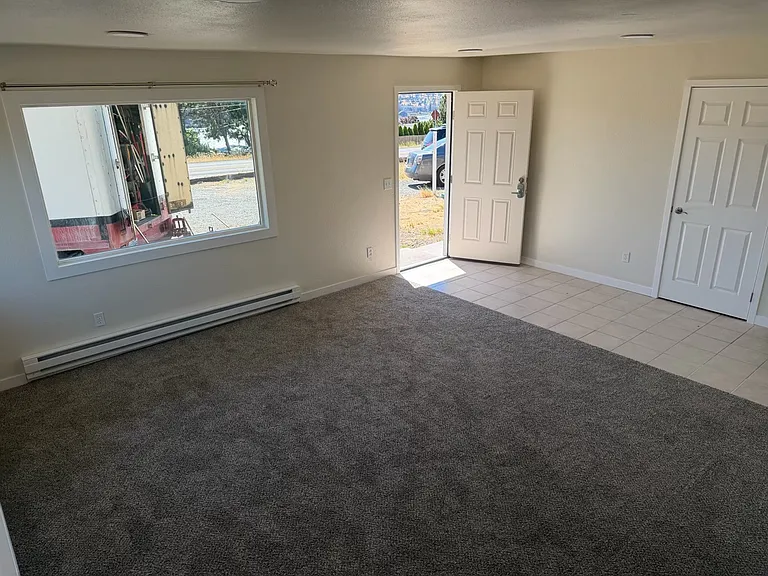 404 Klickitat Ave #2 — Photo 8