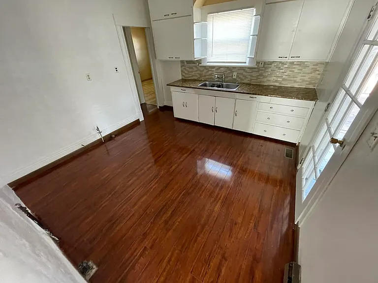 520 E 14th Ave — Photo 6