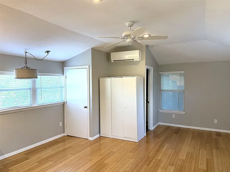 4019 Ascot Ln — Photo 10