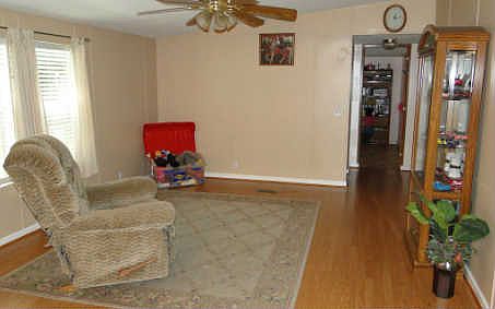 3rd image of 125 SW Aloe Ct